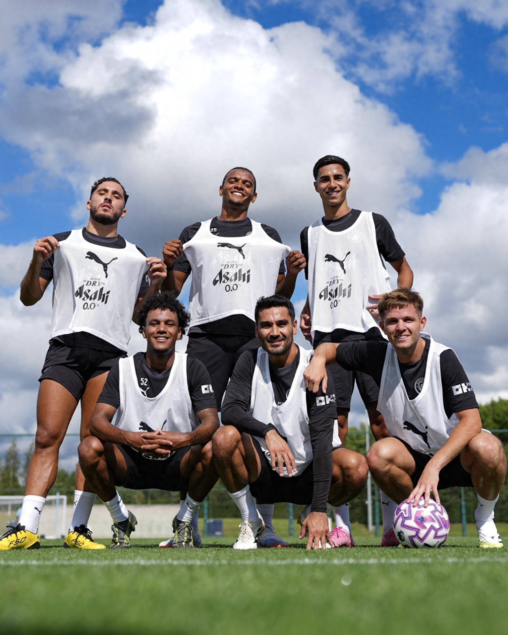 随着曼联1-1遭绝平，英超最新积分榜出炉：阿森纳一枝独秀（曼联1-1读秒遭扳平，英超积分榜更新：阿森纳独领风骚）