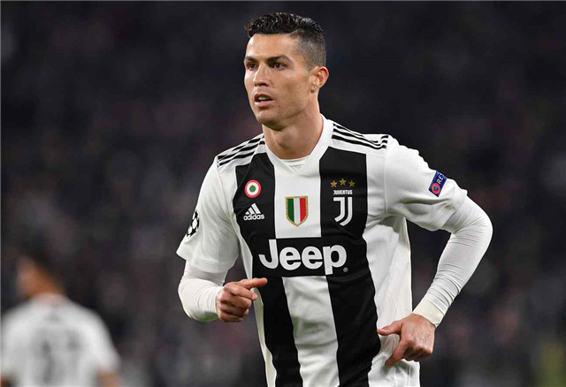 友谊赛战报：科曼、C罗破门，利雅得胜利4-2阿布扎比联合（热身赛：科曼、C罗建功，利雅得胜利4-2击败阿布扎比联合）