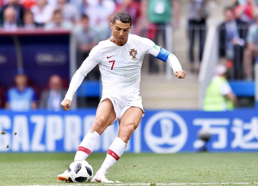 随着皇家社会爆冷1-2赫罗纳，西甲最新积分榜出炉：三雄争霸（皇家社会1-2冷负赫罗纳，西甲新积分榜出炉：三强争霸）