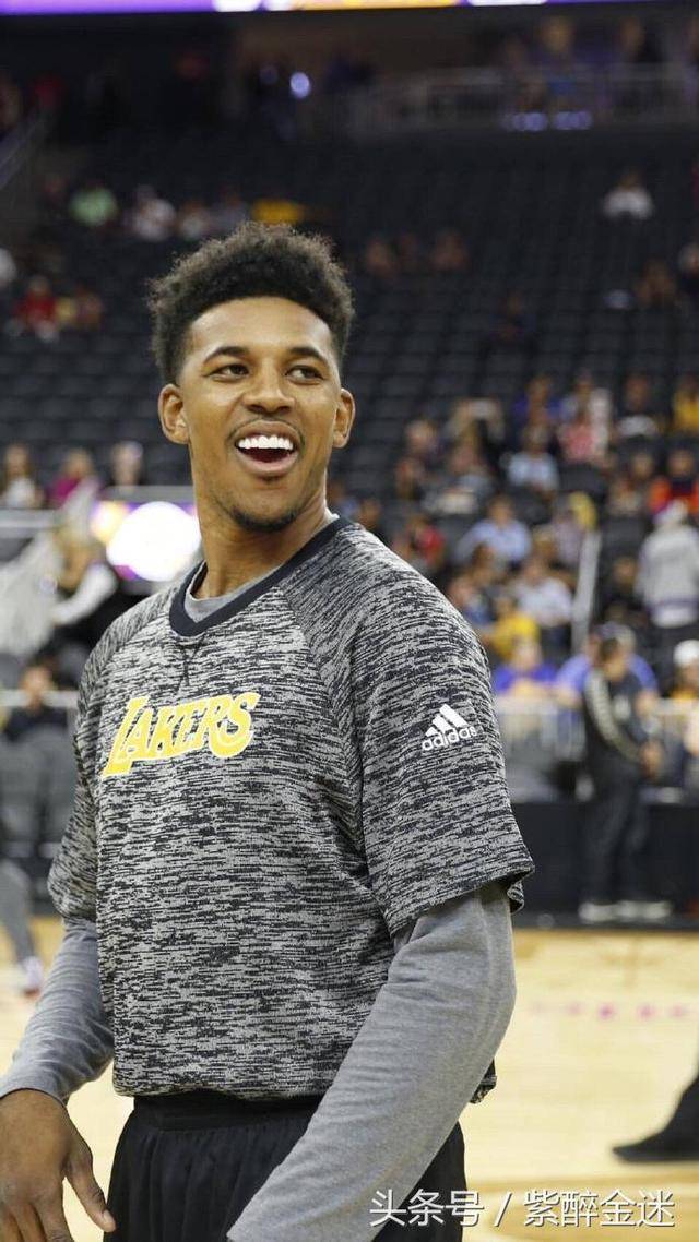 五粮液FIFA2026世界杯官方联名产品全球首发 携手世界杯开启“美酒+体育”跨界叙事新篇（五粮液FIFA 2026世界杯官方联名新品全球发布 与世界杯共启“美酒+体育”跨界新篇章）