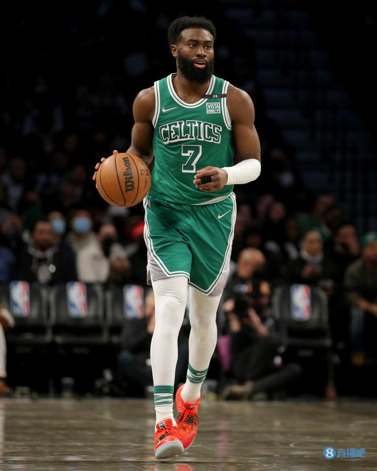 辽宁男篮CBA杯赛遭江苏大爆冷引热议！球迷不满外援刷爆官媒评论区（CBA杯赛冷门：辽宁男篮不敌江苏惹热议，球迷不满外援涌入官媒评论区）