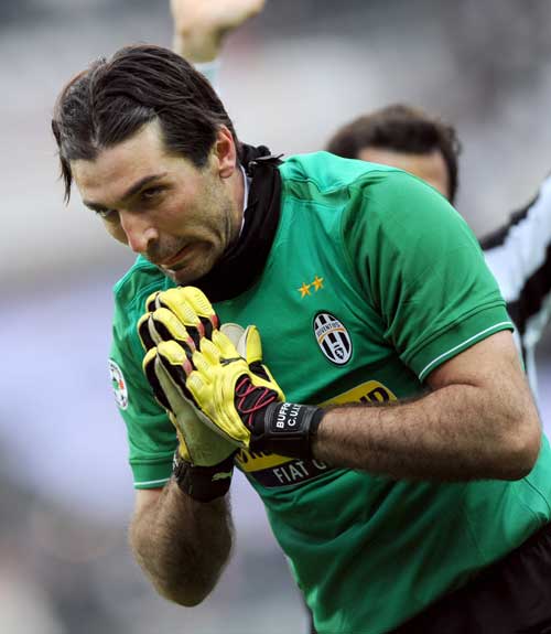 环足奖2025年最佳女足俱乐部候选：阿森纳女足、巴萨女足领衔（2025环足奖最佳女足俱乐部候选出炉：巴萨女足与阿森纳女足领跑）