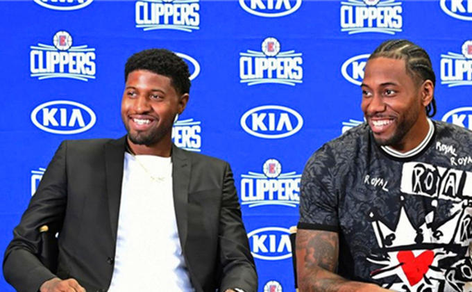 记者：诺坎普保安看到梅西后非常惊讶，当即就放他进去了（记者称梅西现身诺坎普令保安愕然，随即放行）