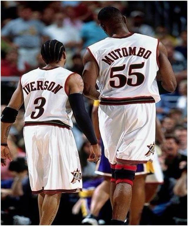 恍如隔世，巴萨上一次在诺坎普比赛法蒂双响，登贝莱助攻（时过境迁，巴萨上次在诺坎普亮相，法蒂梅开二度，登贝莱贡献助攻）