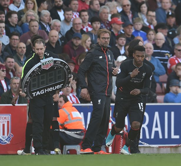 14场0球！全队最低分！皇马1.5亿巨星已59天没进球 向对手竖3手指