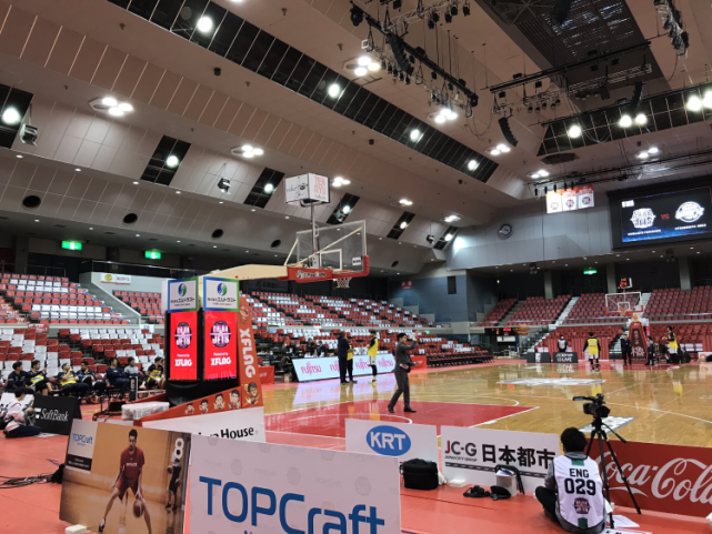 鲁尼：我爱逛廉价商店，买咖喱味方便面和薯片吃（鲁尼称钟爱平价店：常买咖喱味泡面和薯片）