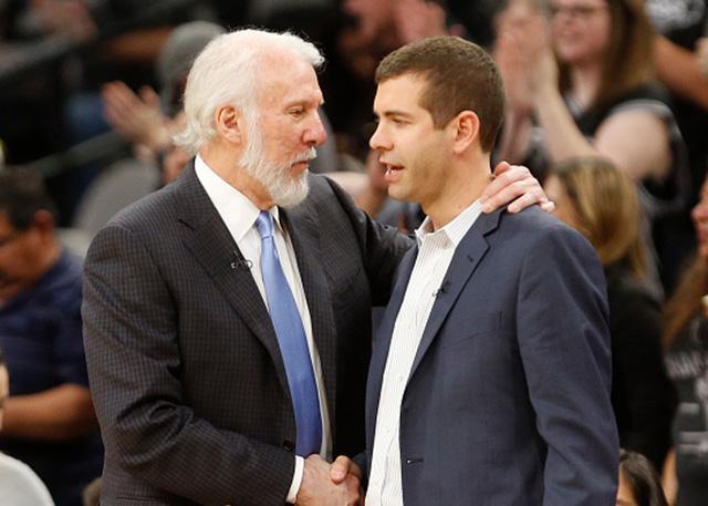 29分大败想起他了？湖人球迷群体高呼勒布朗！美网友让东里给老詹道歉（29分惨败后，湖人球迷齐呼勒布朗，美网友要求东里向老詹致歉）