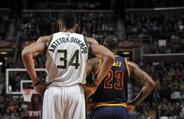 浦项铁人主帅：部分中后卫未能随队出征，其他球员可填补空缺（浦项铁人主帅：部分中卫缺席客场之旅，其余球员将顶上补缺）